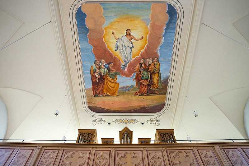 Bei der Rennovierung wurden zuvor verdeckte Fresken restauriert und teils neu gemalt.