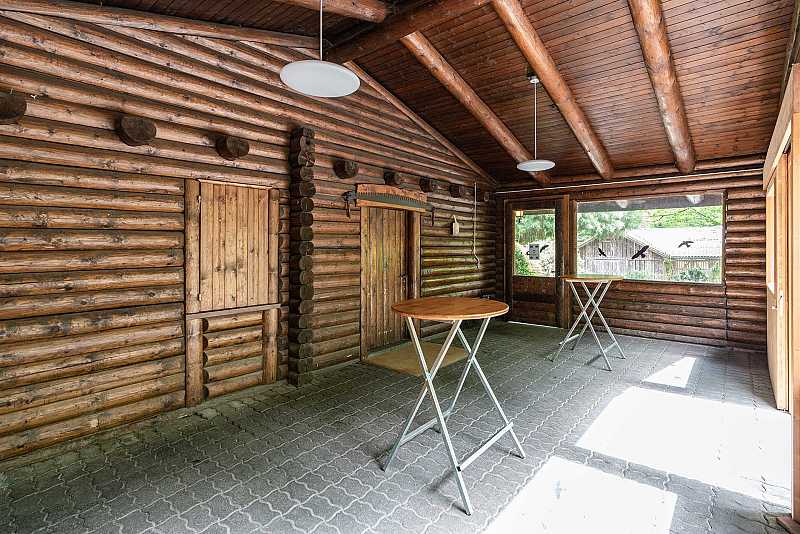 Vorraum mit Platz für ca. 20 Personen