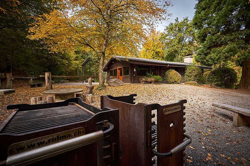 Fest installierte Feuerstellen, allgemein und frei zugänglich
